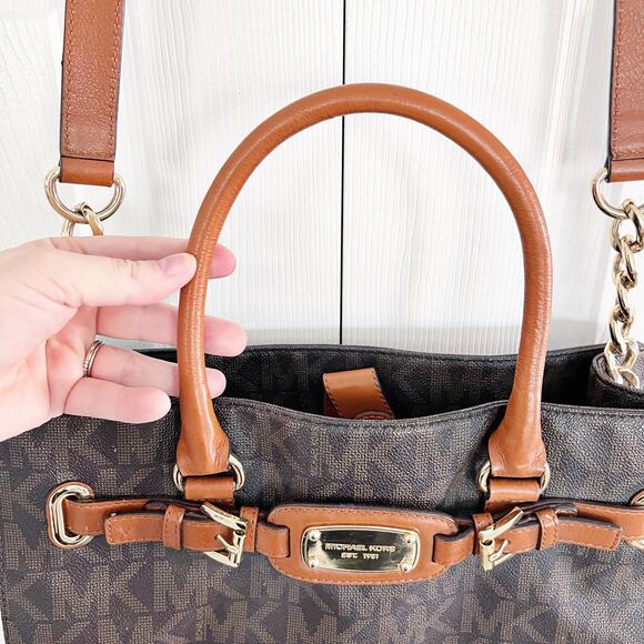 Michael Kors Hamilton Large East West Monogram Shoulder Tote - Picture 10 of 14